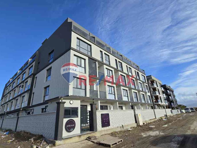 SEYREK VERDE LUXURY SITESI ARA KAT SIFIR 1+1 DAIRE