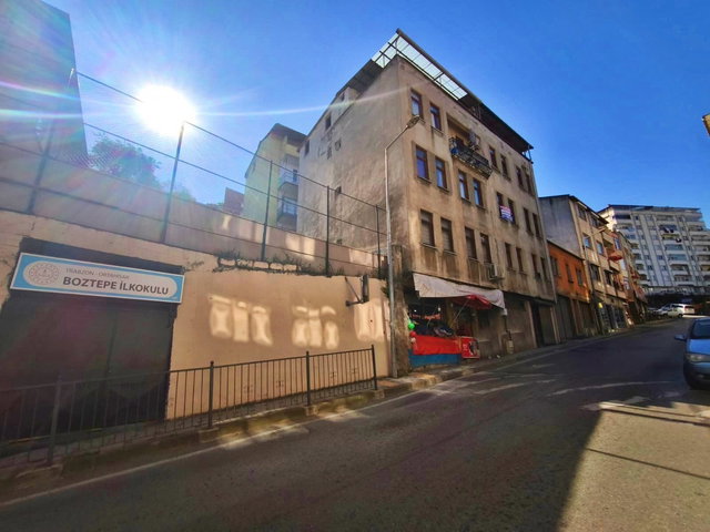 BOZTEPE YOLU ÜZERİNDE OKULUN HEMEN YANINDA 2+1 D.GAZLI DAİRE