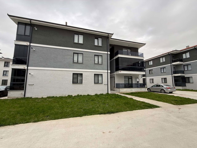 ÖMER İNAN REMAX HÜR FATİH MAH. 2+1 100M2 SIFIR KİRALIK DAİRE
