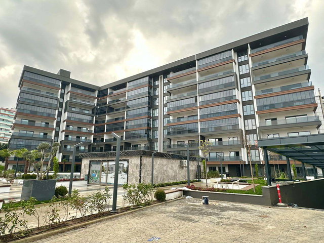 YALINCAK SAHİL SİTESİ NORTHLİFE FULLDENİZ MANZARALI FIRSAT DAİRE