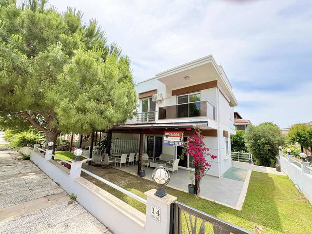 ÇEŞME DALYAN MARİNADA DENİZE YAKIN 3+1 VİLLA