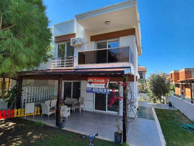 ÇEŞME DALYAN MARİNADA DENİZE YAKIN 3+1 VİLLA