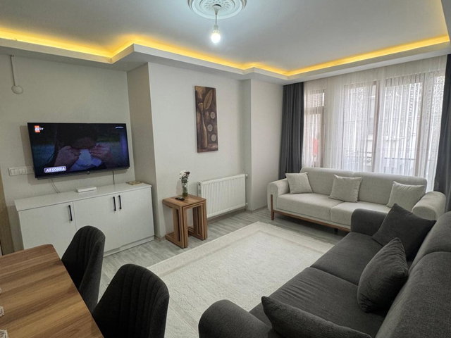 REMAX MİHRİBAN ÇETİNOĞLU  ÇEKMEKÖY ÇAMLIK'TA SATILIK 2+1 DAİRE