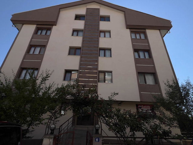 MALAZGİRT MAHALLESİ SATILIK 2.5+1 KOMBİLİ CAM BALKONLU DAİRE