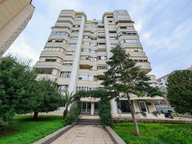 ERENKÖY’DE 300 M² NET FERAH 5+1 | EŞYALI | GÜVENLIKLI