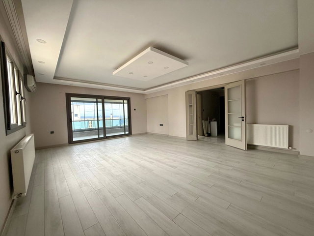 GÖRKENT SITESINDE ŞEHIR VE DENIZ MANZARALI 3+1 SATILIK