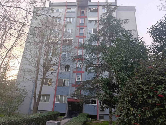 İZMİT YAHYA KAPTAN 3. BÖLGE İÇİ YAPILI 3+1 SATILIK ARAKAT DAİRE
