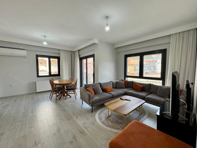 DIKILI MERKEZ’DE DENIZE YÜRÜME MESAFESINDE DOĞALGAZLI 3+1 LÜKS DUBLEKS!