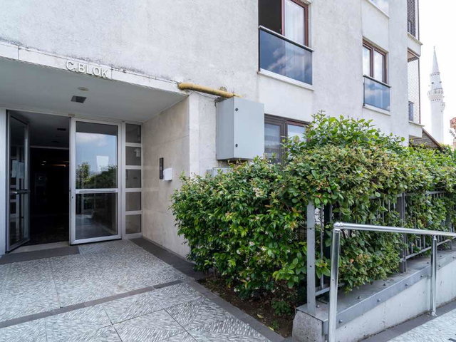 REMAX AREA DAN BALAT GEÇITPARK SITESI SATILIK ARA KAT 3+1 DAIRE