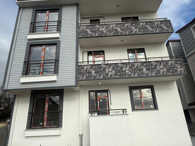 DERİNCE ÇINARLIDA SATILIK 4+1