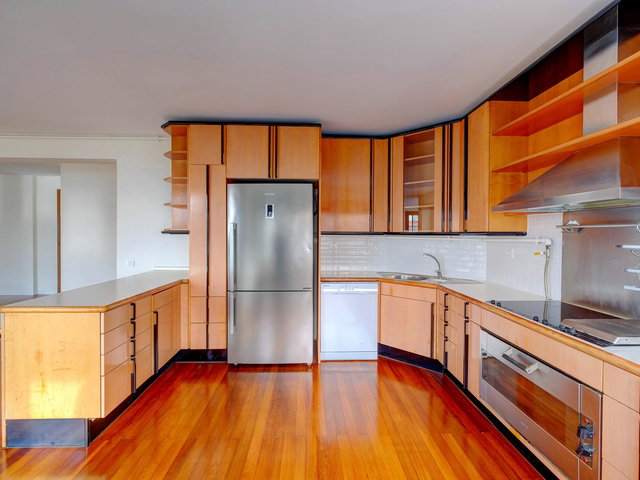 RE/MAX ABC M.SELÇUK KALAY'DAN MODA KAPANMAZ DENIZ MANZARALI 2+1 SATILIK KADIKÖY