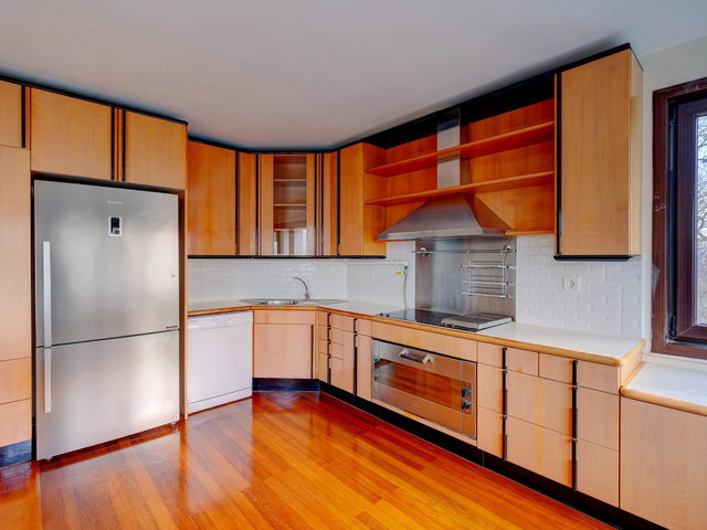 RE/MAX ABC M.SELÇUK KALAY'DAN MODA KAPANMAZ DENIZ MANZARALI 2+1 SATILIK KADIKÖY