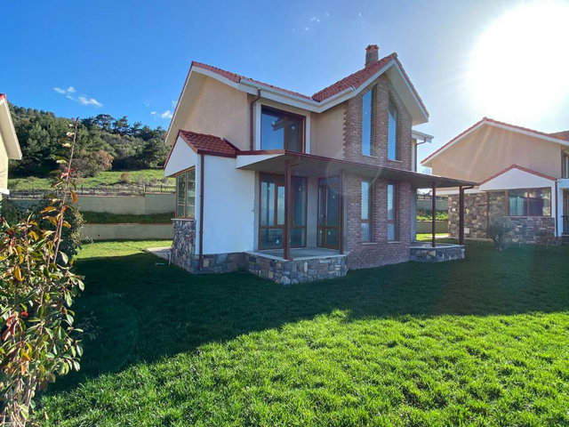 BURHANIYE DUTLUCA'DA PANORAMIK MANZARALI SATILIK NATAMAM VILLA