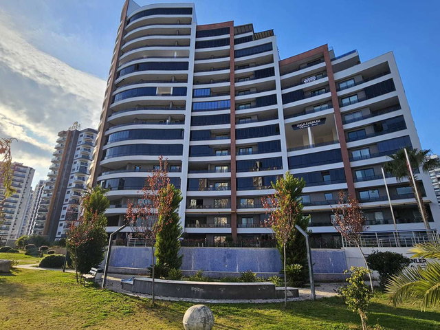 REMAX RİNA'DAN AKDENİZ MAH.DE DENİZ MANZARALI 4+1 LÜKS DAİRE