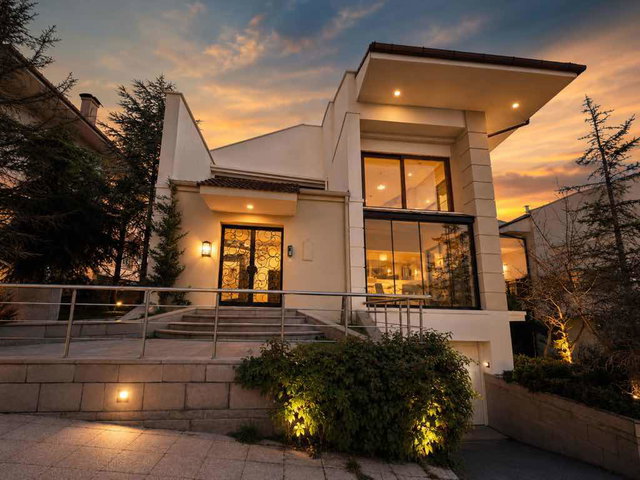 YAŞAMKENT’TE 510 M² SATILIK ÖZEL TASARIM VILLA