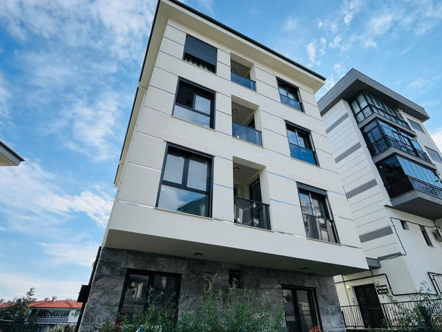 SEFERİHİSAR CAMİKEBİRDE YENİ BİNADA KİRALIK GENİŞ 1+1 DAİRE