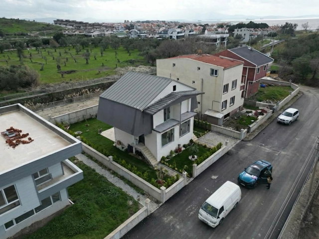 ÇANDARLIDA FIRSAT FIYATLI İKİZ VİLLA