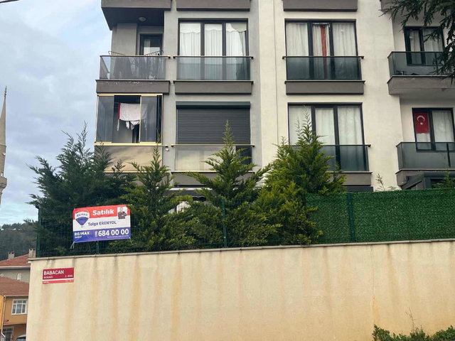 KARTAL YAKACIK MAKSEL AYDOS SİTESİNDE SATILIK DENİZ MANZARALI BAHÇELİ DAİRE