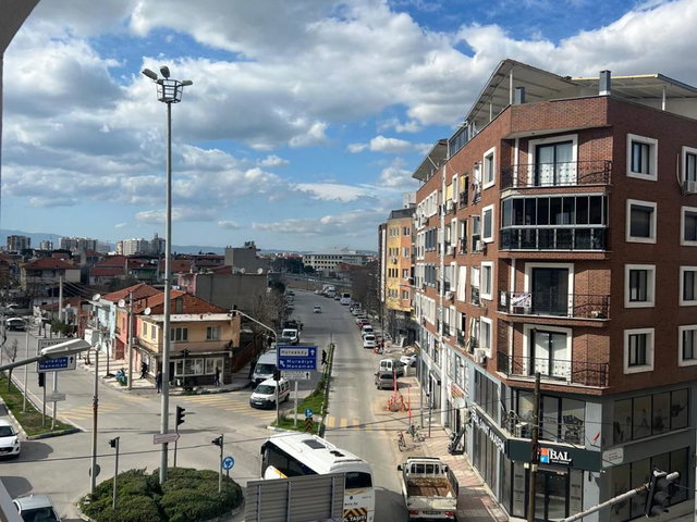 YENI MAHALLE MAVI KÖŞEDE KITALIK