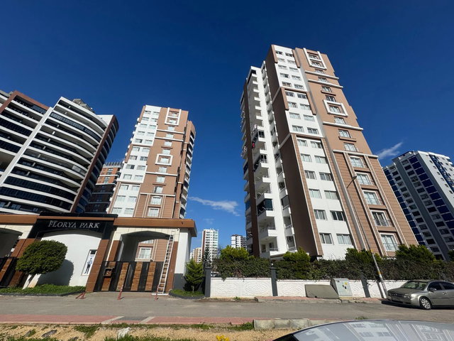 REMAX TOROS'TAN AKDENİZ MH FLORYA PARK SİTESİ'NDE KİRALIK 4+1