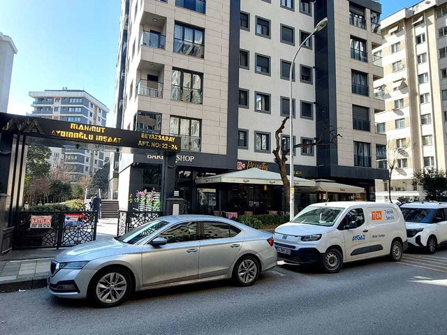 FENERYOLU MAH.ÖZGÜRLÜK PARKI VE MARMARAYA YAKIN 3+1 SATILIK DAİRE