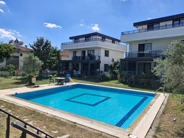 TUZLA MERCAN ÖZEL MİMARİSİYLE SATILIK 7+2 VİLLA