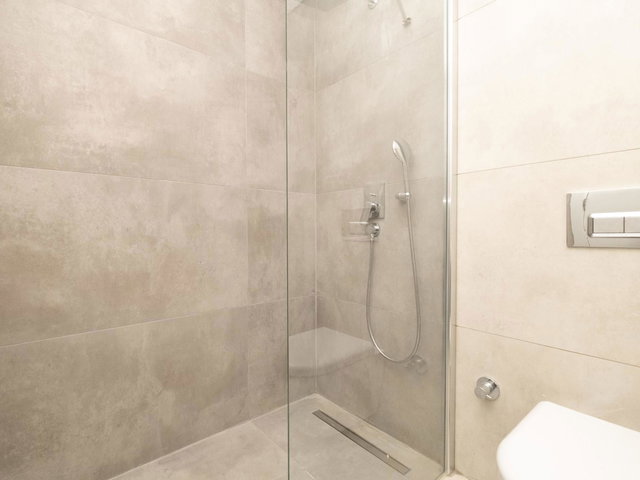 BATI YAKASINDA GÖL., DENİZ , ŞEHİR VE DOĞA MANZARALI 1+1 DAİRE
