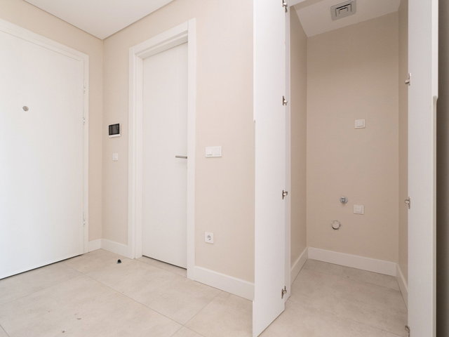 BATI YAKASINDA GÖL., DENİZ , ŞEHİR VE DOĞA MANZARALI 1+1 DAİRE