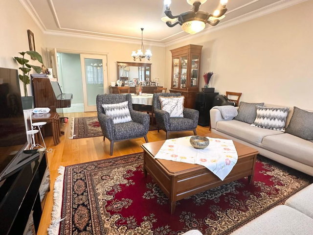 SAKLIVADİ KONAKLARI FIRSAT 4+1 SATILIK DAİRE