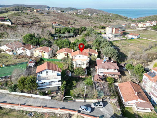 ŞILE AKÇAKESE'DE PLAJA YAKIN 5+1 TERASLI MÜSTAKIL BAHÇELI VILLA