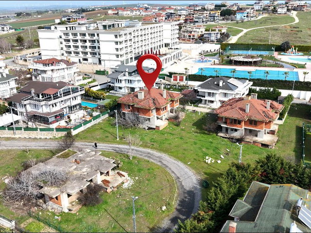 REMAX AKIN SEYHAN DAN SİLİVRİ DE YATIRIMLIK MERKEZİ KONUM VİLLA