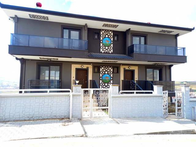 HASANOĞLAN’DA ISKANLI, YENI VE HEMEN TAŞINILABILIR SATILIK 4+2 VILLA