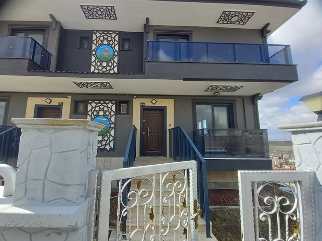 HASANOĞLAN’DA ISKANLI, YENI VE HEMEN TAŞINILABILIR SATILIK 4+2 VILLA