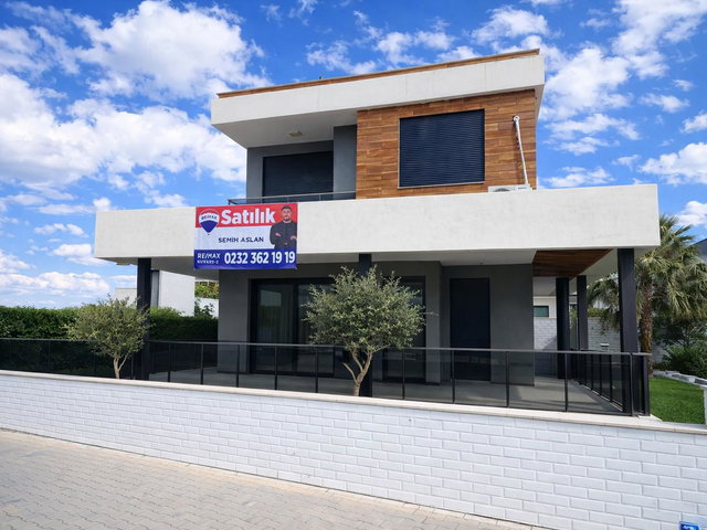 DENİZE 300 METRE | ILDIR LOVİNG VİLLAGEDE HAVUZ ÖNÜ 3+1 YAZLIK