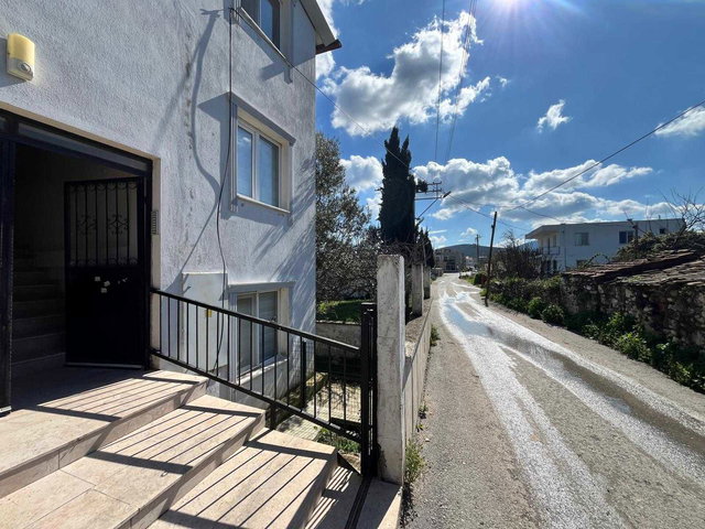 URLA GÜLBAHÇE'DE EŞYALI KİRALIK 1+1 BAHÇE KATI