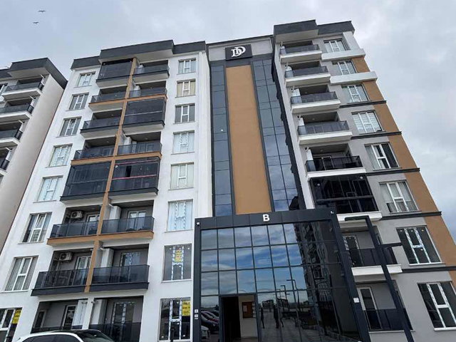 REMAX LAND'DAN TEPE MEVKİİDE SİTE İÇERİSİNDE KİRALIK EŞYALI 1+1