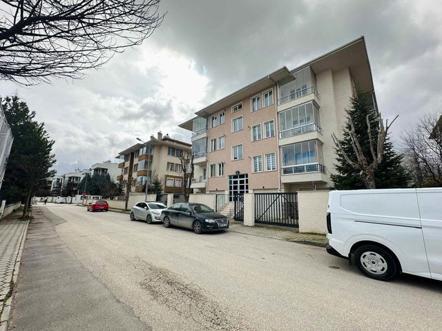 BATIKENT MAH'DE SİTE İÇERİSİNDE SATILIK 3+1 DAİRE