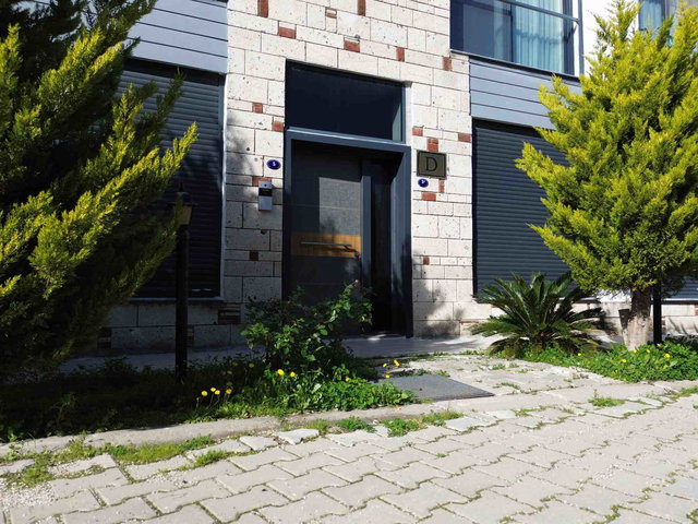 ÇEŞME ILICA POYRAZ SİTESİ 1+1 EŞYALI YILLIK KİRALIK