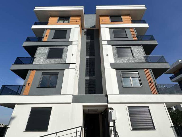 DÖŞEMEALTI HASTANELERİNE YAKIN LÜKS 1+1 DAİRE