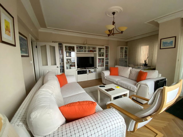 REMAX ANI 'DAN KAVACIK YENİ CAMİ MEVKİİ MERKEZ 'DE SATILIK 3+1 DAİRE