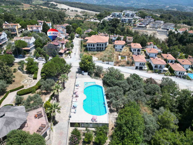 SOĞUCAK DAĞCILAR SITESINDE KÖŞEBAŞI DENIZ MANZARALI 3+1 VILLA
