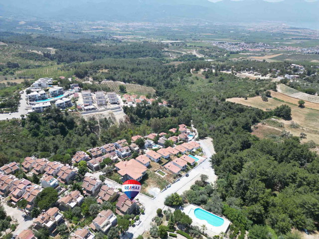 SOĞUCAK DAĞCILAR SITESINDE KÖŞEBAŞI DENIZ MANZARALI 3+1 VILLA