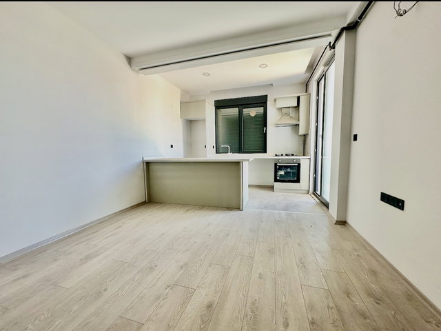 KENDİNE AİT GENİŞ TERASLI 2+1 SATILIK DAİRE