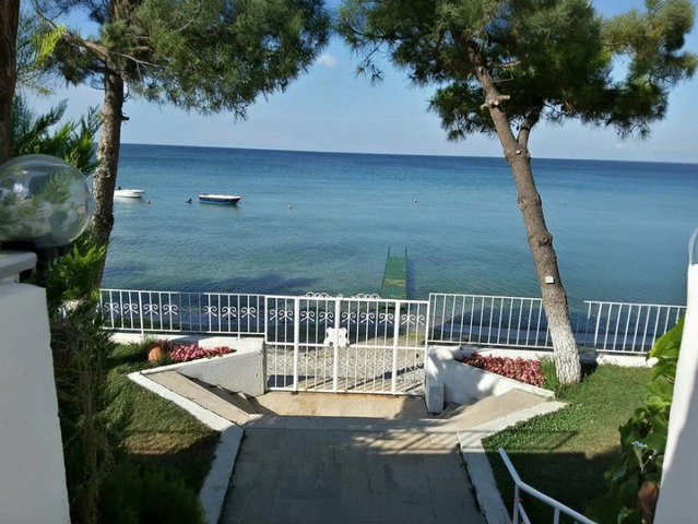 MARMARAEREĞLISI HOLIDAY SITESINDE DENIZE MANZARALI 6+1 SATILIK TRIPLEX VILLA