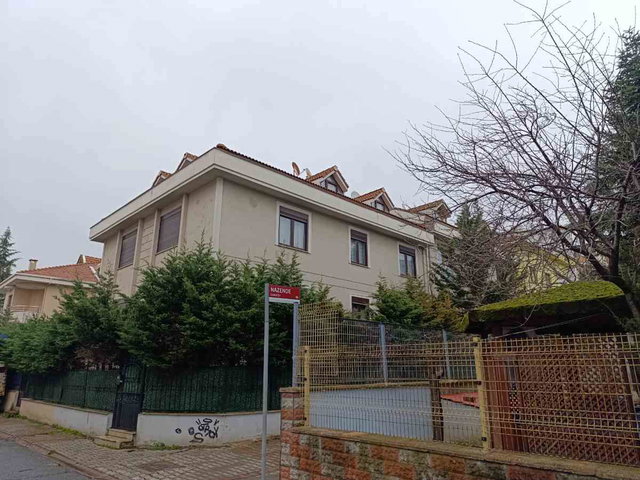ÜMRANİYE ATAKENT'TE ŞEHRİN MERKEZİNDE SATILIK LÜKS VİLLA