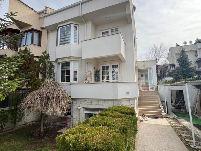 ÇAYYOLU ILKO SITESINDE MASRAFSIZ 4+2 SATILIK VILLA