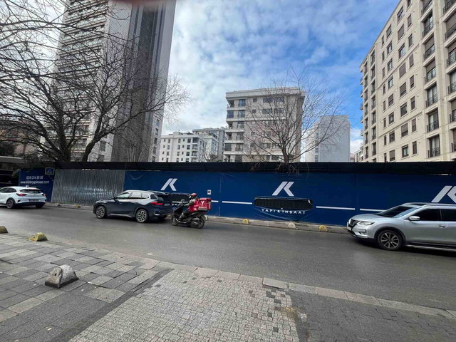 CADDEBOSTAN BAĞDATA ÇOK YAKIN 112 M2 , 3+1 8. KAT PROJEDEN DAİRE