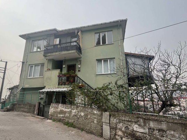 REMAX'DEN İZMİT TURGUT MAHALLESİNDE DENİZ MANZARALI 2+1 SATILIK