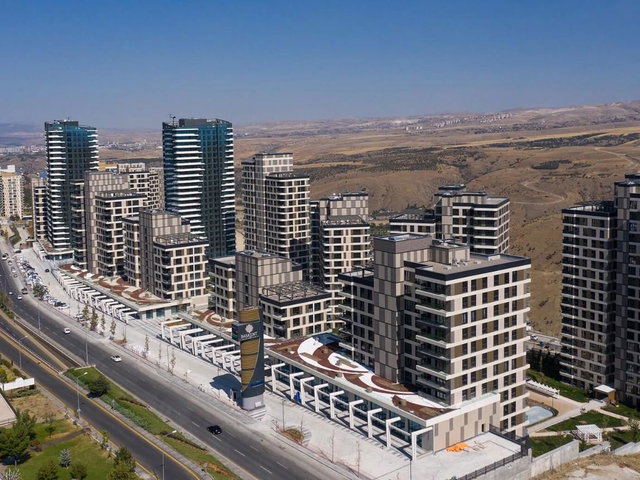 BAŞKENT EMLAK KONUTLARI'NDA, VADİ MANZARALI, 4+1 SATILIK DAİRE