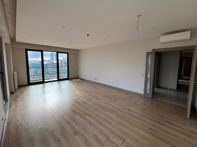 BAŞKENT EMLAK KONUTLARI'NDA, VADİ MANZARALI, 4+1 SATILIK DAİRE